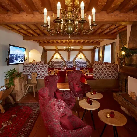Schwarzer Adler Отель 4*