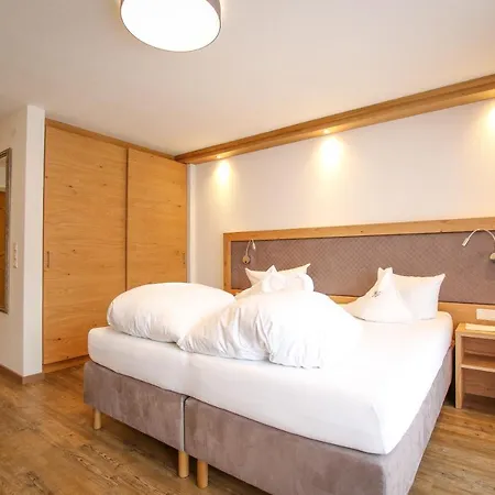 Schwarzer Adler Otel