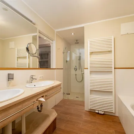 Schwarzer Adler Otel