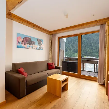 Hotel Schwarzer Adler 4*