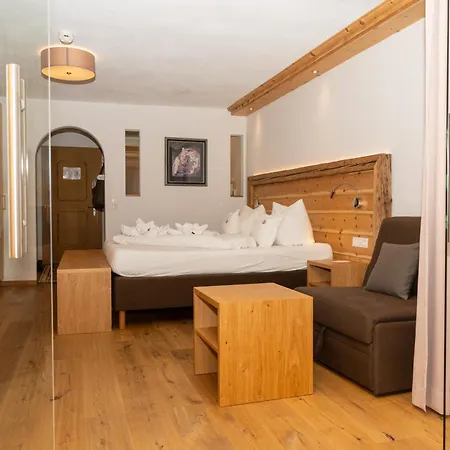 Schwarzer Adler Hotel 4*