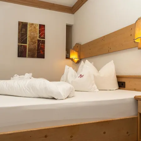 Schwarzer Adler 4* 나우더스