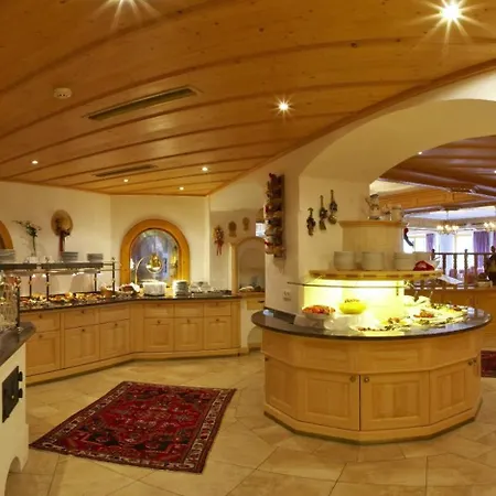 Schwarzer Adler Hotel 4*