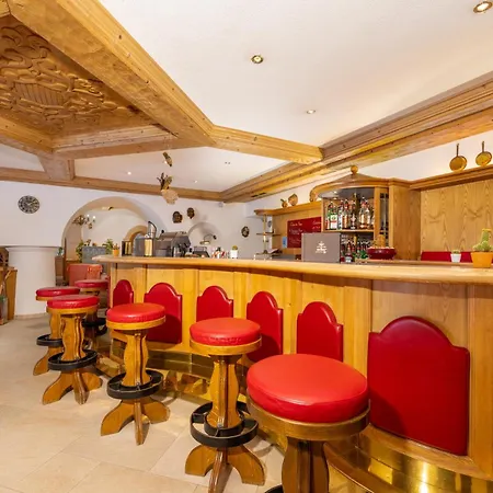 Otel Schwarzer Adler 4*