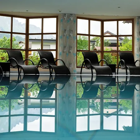 Hotel Schwarzer Adler 4*