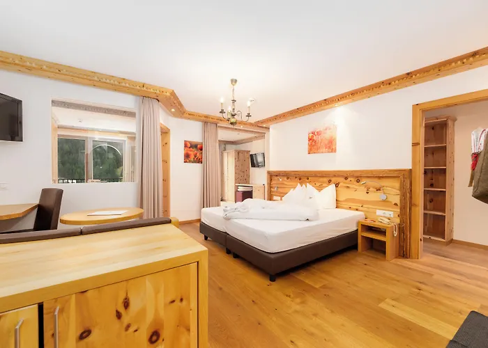 Hotel Schwarzer Adler 4*