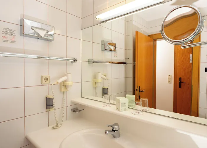 Schwarzer Adler Otel