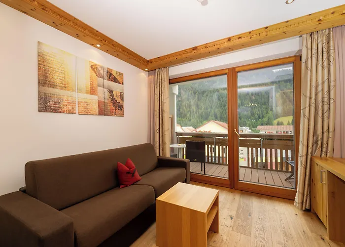 Otel Schwarzer Adler 4*