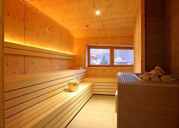 Schwarzer Adler Otel 4*