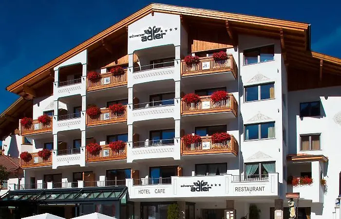 Otel Schwarzer Adler 4*