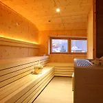 Schwarzer Adler Hotel 4*