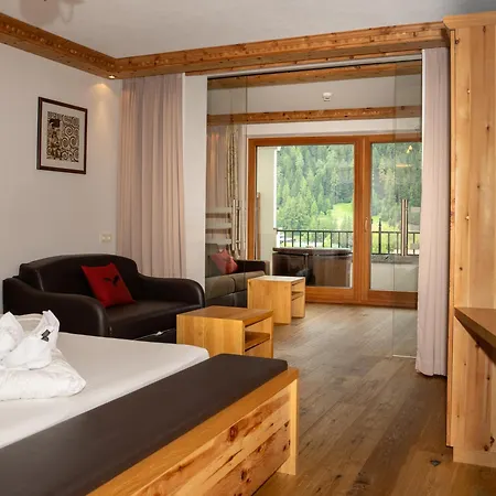 施瓦泽阿德勒酒店 瑙德斯