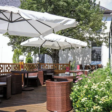 施瓦泽阿德勒酒店