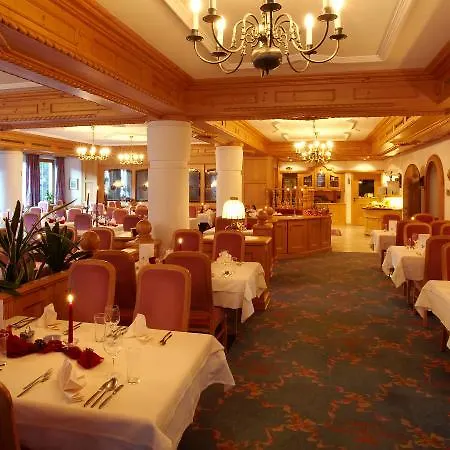 Hotel Schwarzer Adler 4*