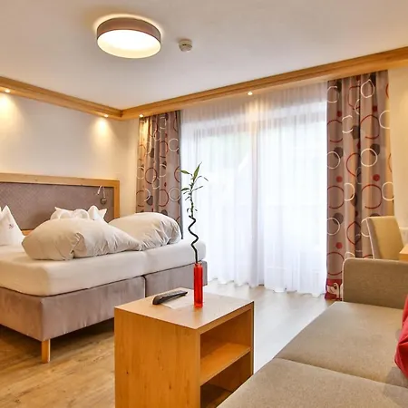 Hotel Schwarzer Adler 4*