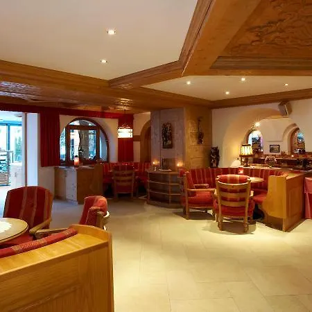 Hotel Schwarzer Adler 4*