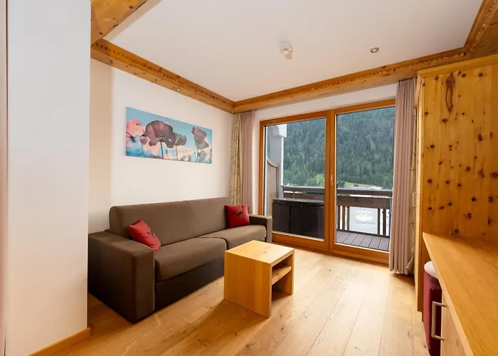 Hotel Schwarzer Adler 4*